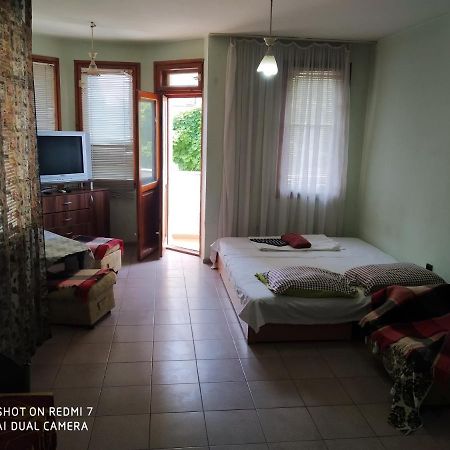 Apartment Center Varna Bagian luar foto
